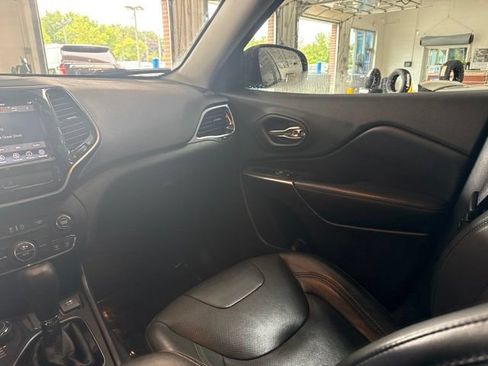 Used 2019 Jeep Cherokee Limited AWD/4WD image 21