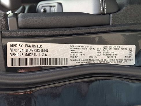 New 2025 Jeep Grand Cherokee Laredo X image 18