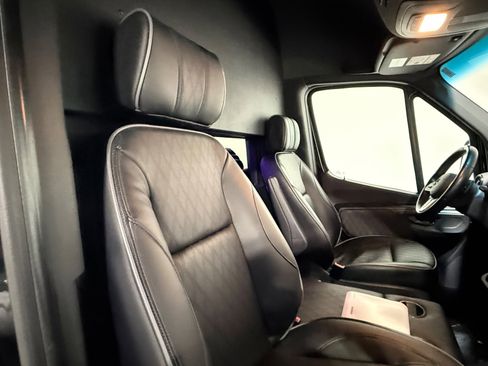 Used 2022 Mercedes-Benz Sprinter 3500 image 22
