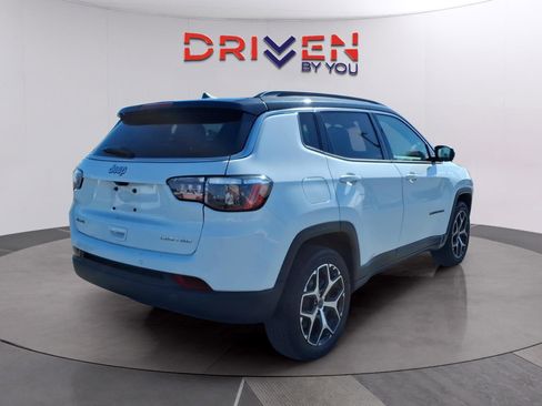 Used 2025 Jeep Compass Limited AWD/4WD image 5