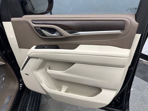 Used 2023 GMC Yukon Denali AWD/4WD image 15