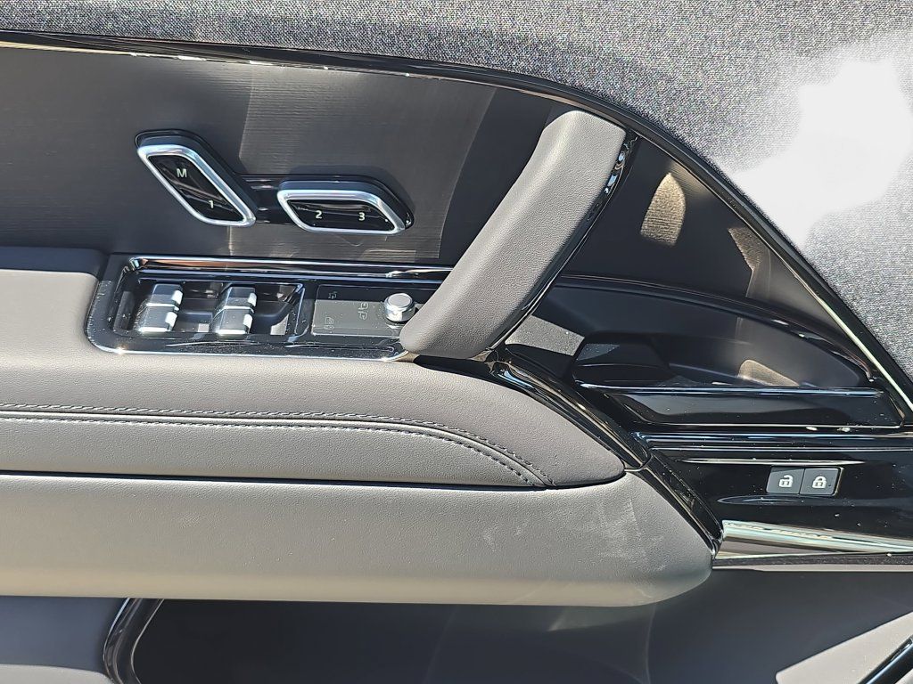New 2025 Land Rover Range Rover Sport Dynamic SE AWD/4WD image 29