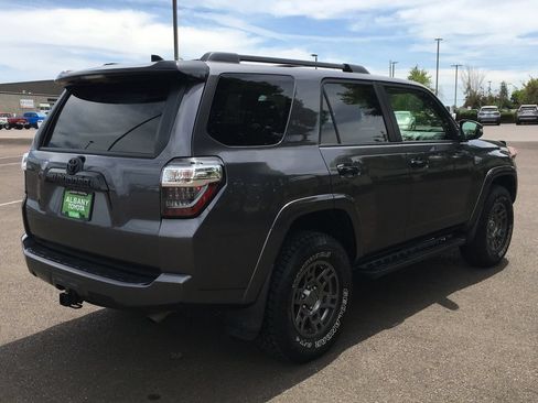 Used 2020 Toyota 4Runner Venture w/ Moonroof Package AWD/4WD image 6
