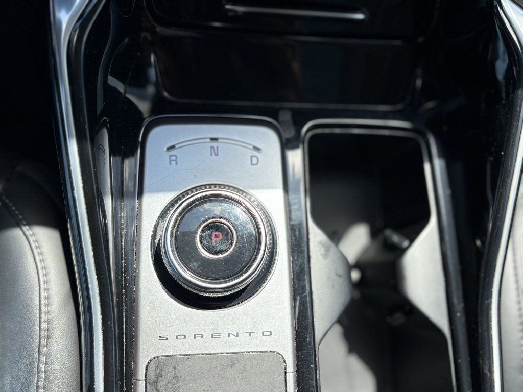 Used 2022 Kia Sorento SX w/ Panoramic Sunroof Package AWD/4WD image 21
