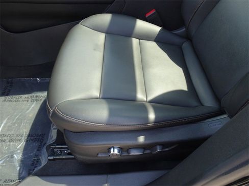 Used 2021 Cadillac XT4 Sport w/ Enhanced Visibility Package image 10