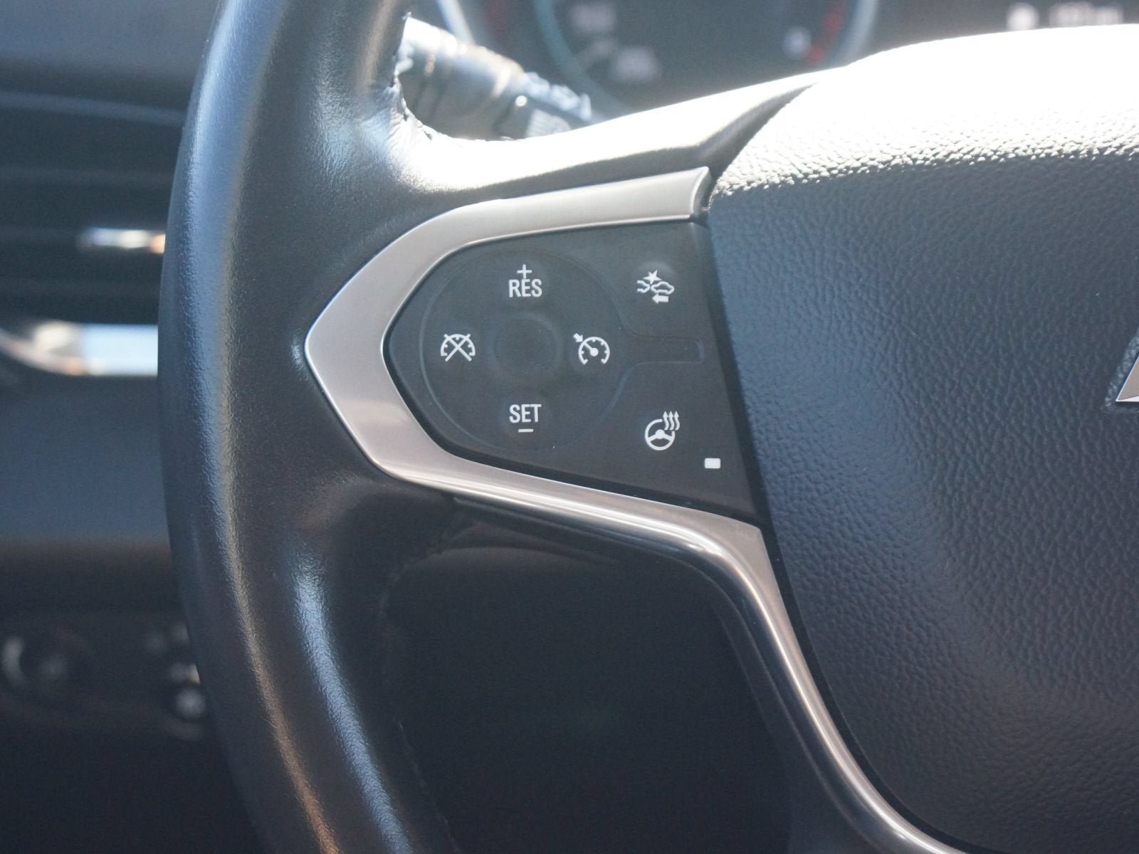 Used 2020 Chevrolet Traverse Premier FWD image 11