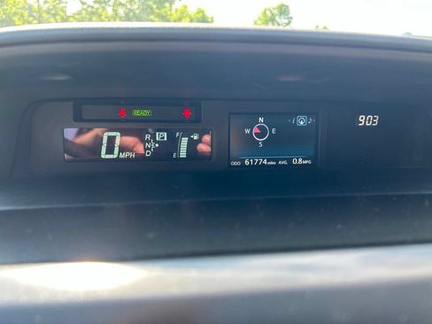 Used 2017 Toyota Prius V Three FWD image 16
