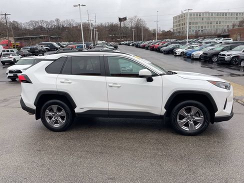 Used 2022 Toyota RAV4 LE AWD/4WD image 7