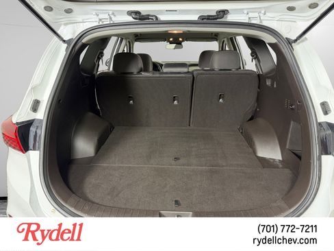 Used 2020 Hyundai Santa Fe SE image 18