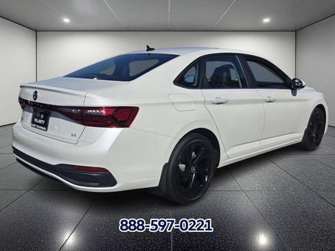 New 2026 Volkswagen Jetta SE FWD image 4