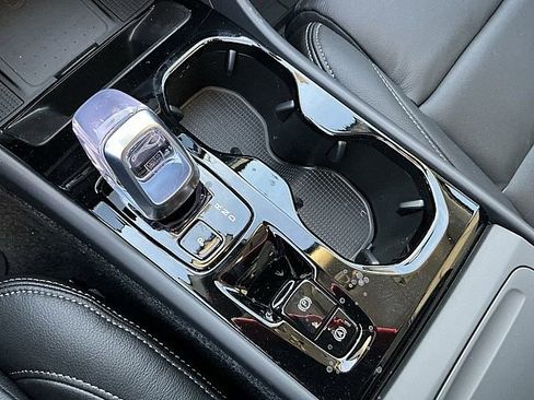 New 2026 Volvo XC40 B5 Ultra w/ Climate Package image 17