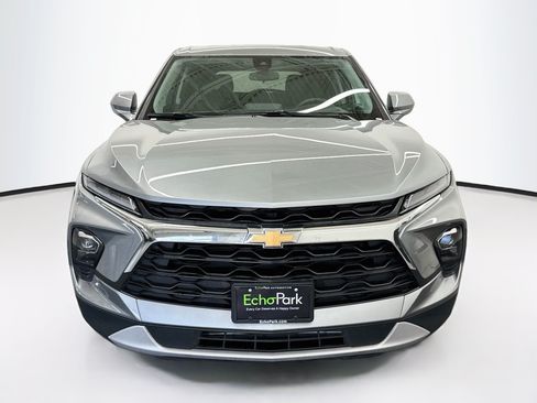 Used 2026 Chevrolet Blazer LT FWD image 2
