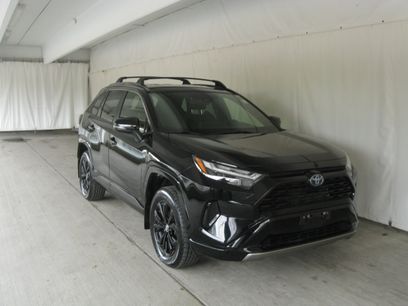 Used 2022 Toyota RAV4 SE w/ SE Grade Weather Package