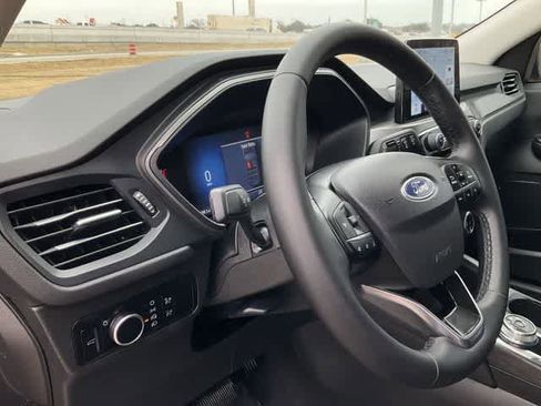 Used 2023 Ford Escape Active image 10