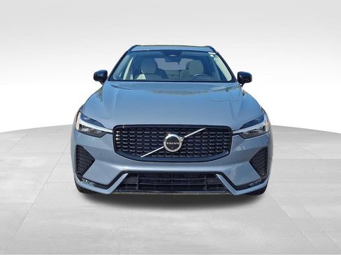 Used 2023 Volvo XC60 B5 Plus AWD/4WD image 2