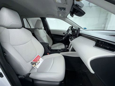 Certified 2024 Toyota Corolla Cross LE image 12