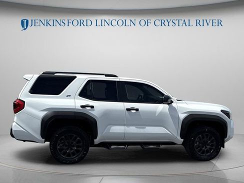 Used 2025 Toyota 4Runner SR5 AWD/4WD image 2