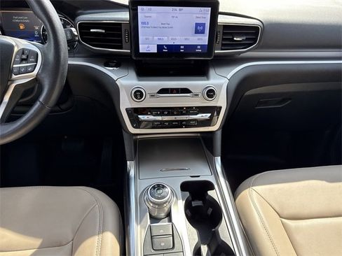 Used 2022 Ford Explorer XLT w/ Equipment Group 202A image 21