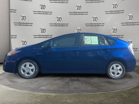 Used 2011 Toyota Prius Two image 2