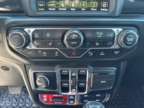 Used 2021 Jeep Wrangler Unlimited Rubicon w/ Trailer Tow Package image 14