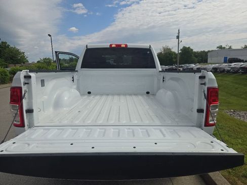Used 2024 RAM 2500 Big Horn AWD/4WD image 10