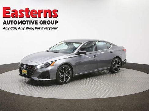 Used 2023 Nissan Altima 2.5 SR FWD image 55