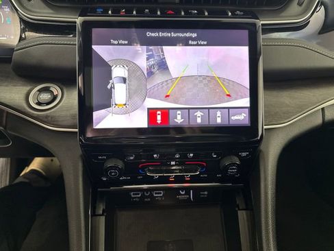 Used 2023 Jeep Grand Cherokee 4WD 4xe w/ Luxury Tech Group II image 22