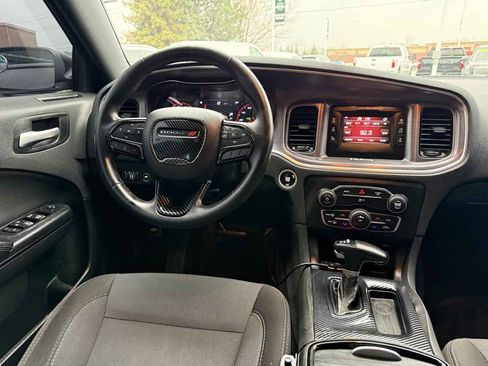 Used 2017 Dodge Charger SE w/ Blacktop Package image 20