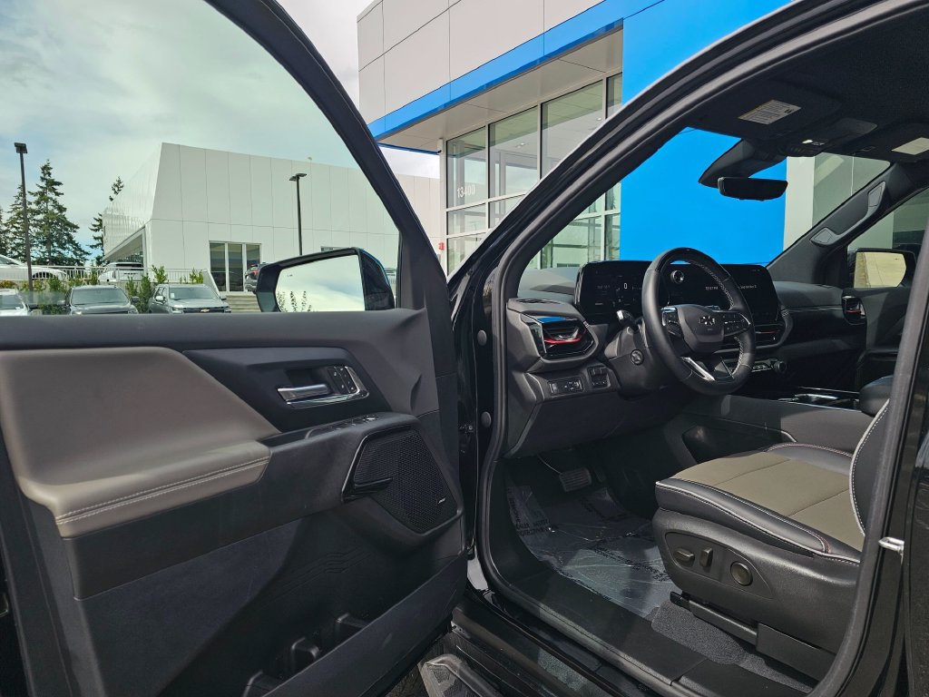 Used 2026 Chevrolet Silverado EV Trail Boss AWD/4WD image 25