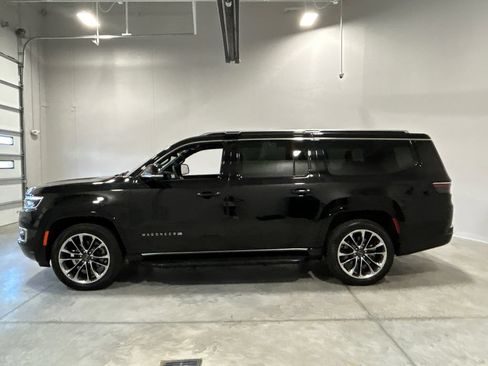 Used 2024 Jeep Wagoneer L Series II w/ Convenience Group I AWD/4WD image 9
