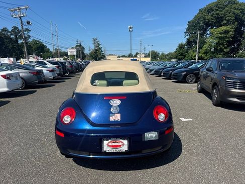 Used 2006 Volkswagen Beetle Convertible w/ Package 1 FWD image 4