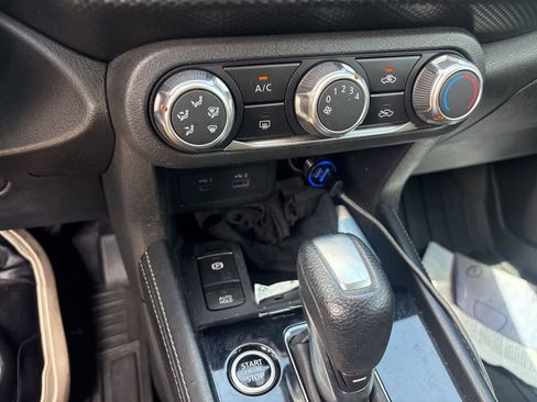 Used 2024 Nissan Kicks SV FWD image 4