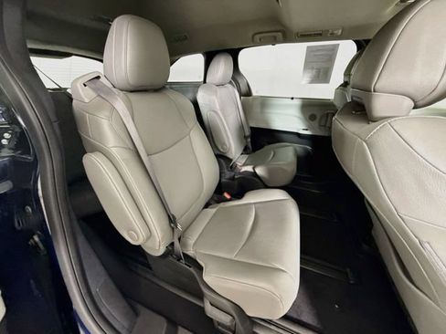 Used 2025 Toyota Sienna XLE w/ XLE Plus Package AWD/4WD image 28