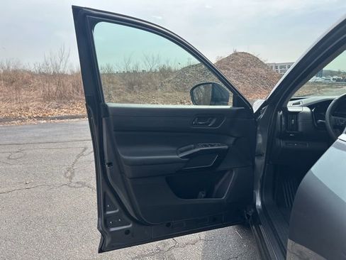 Certified 2023 Nissan Pathfinder SV w/ Black Appearance Package image 10