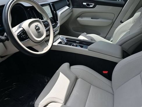 Used 2024 Volvo XC60 B5 Ultimate w/ Protection Package Premier AWD/4WD image 27