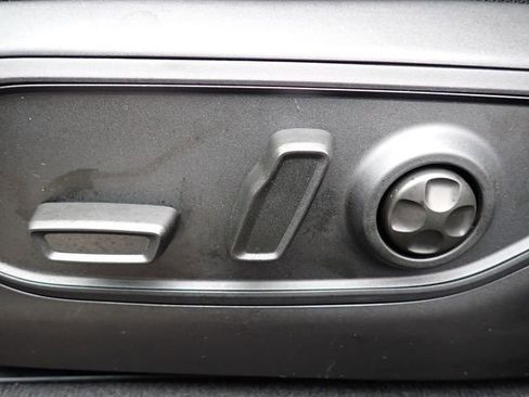 New 2025 Jeep Grand Cherokee Altitude image 17