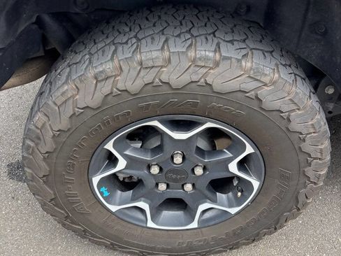 Used 2022 Jeep Wrangler Unlimited Rubicon 4xe w/ Cold Weather Group AWD/4WD image 8