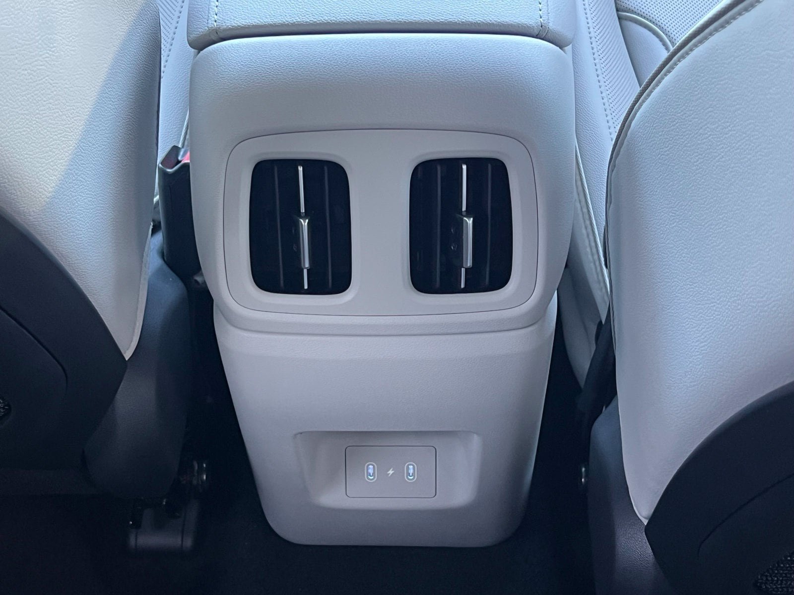 New 2026 Hyundai Tucson Limited FWD image 19