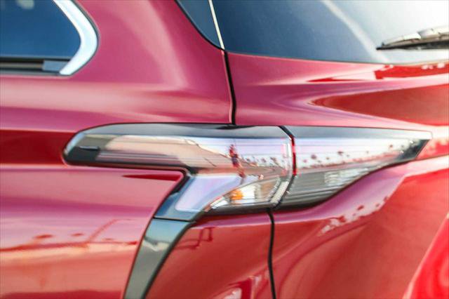 Certified 2023 Toyota Sienna XLE FWD image 9