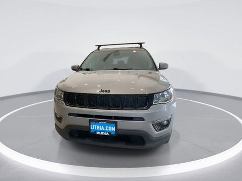 Used 2018 Jeep Compass Latitude w/ Popular Equipment Group AWD/4WD image 3