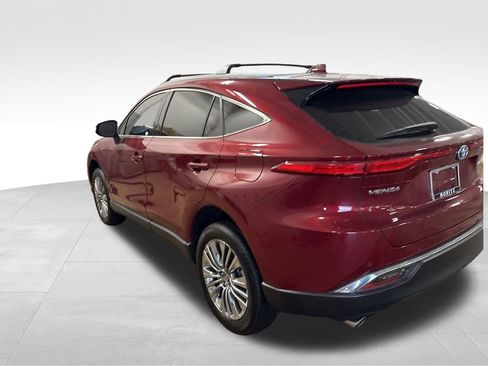 Used 2023 Toyota Venza Limited image 4