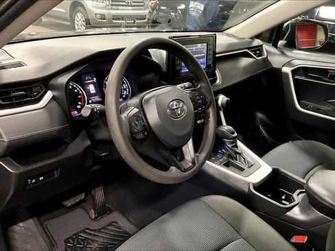 Used 2022 Toyota RAV4 LE image 15