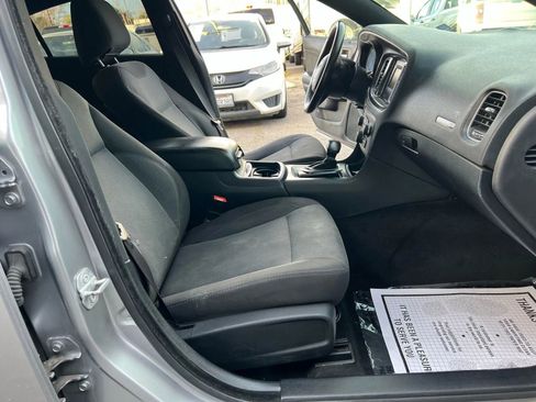 Used 2015 Dodge Charger SE image 9