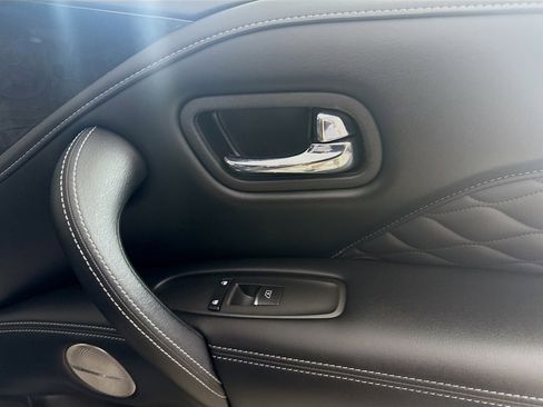 Used 2022 INFINITI QX80 Sensory w/ All-Season Package image 31