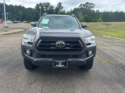 Used 2022 Toyota Tacoma SR AWD/4WD image 6
