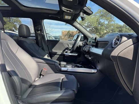 Certified 2021 Mercedes-Benz GLB 250 image 30