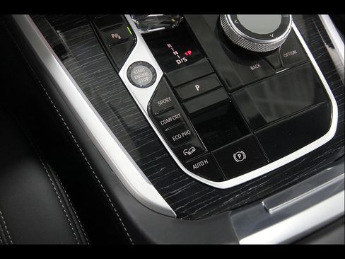 Used 2024 BMW X5 xDrive40i w/ Executive Package AWD/4WD image 15