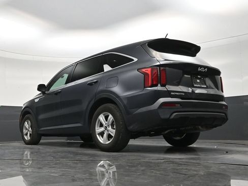 Used 2023 Kia Sorento LX FWD image 22