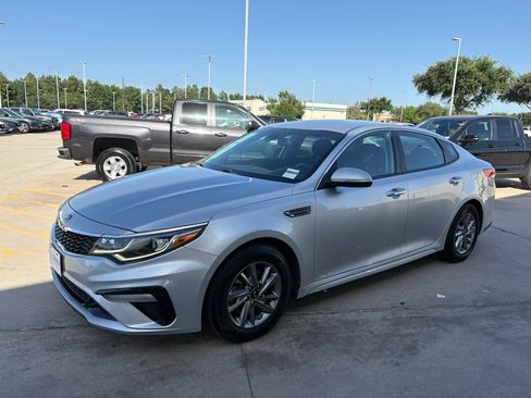 Used 2019 Kia Optima LX FWD image 4