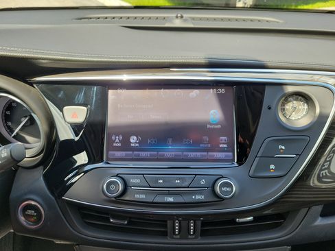 Used 2019 Buick Envision Essence image 23